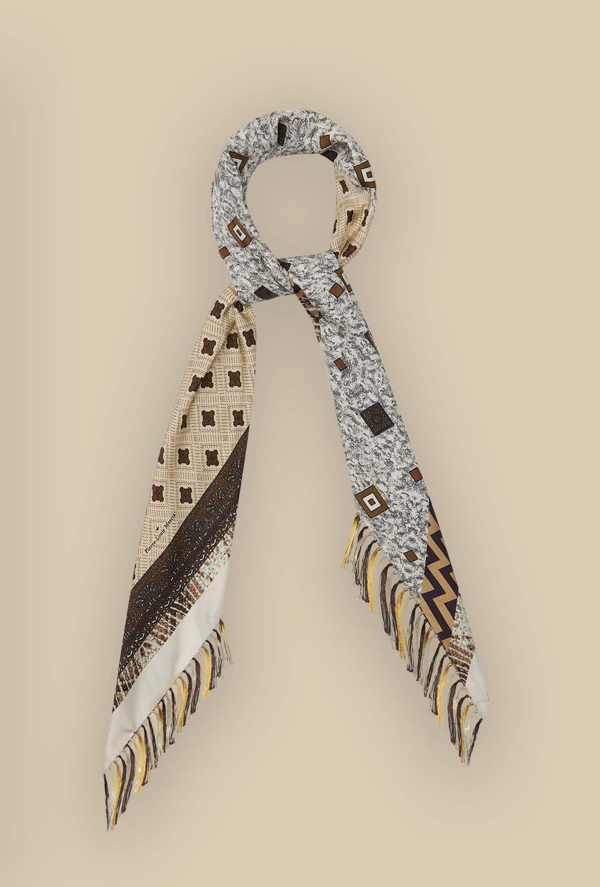 Foulard in seta Les Enfants Du Paradis di Pierre Louis Mascia evoca un piccolo mondo sospeso tra sogno e realtà in pura seta