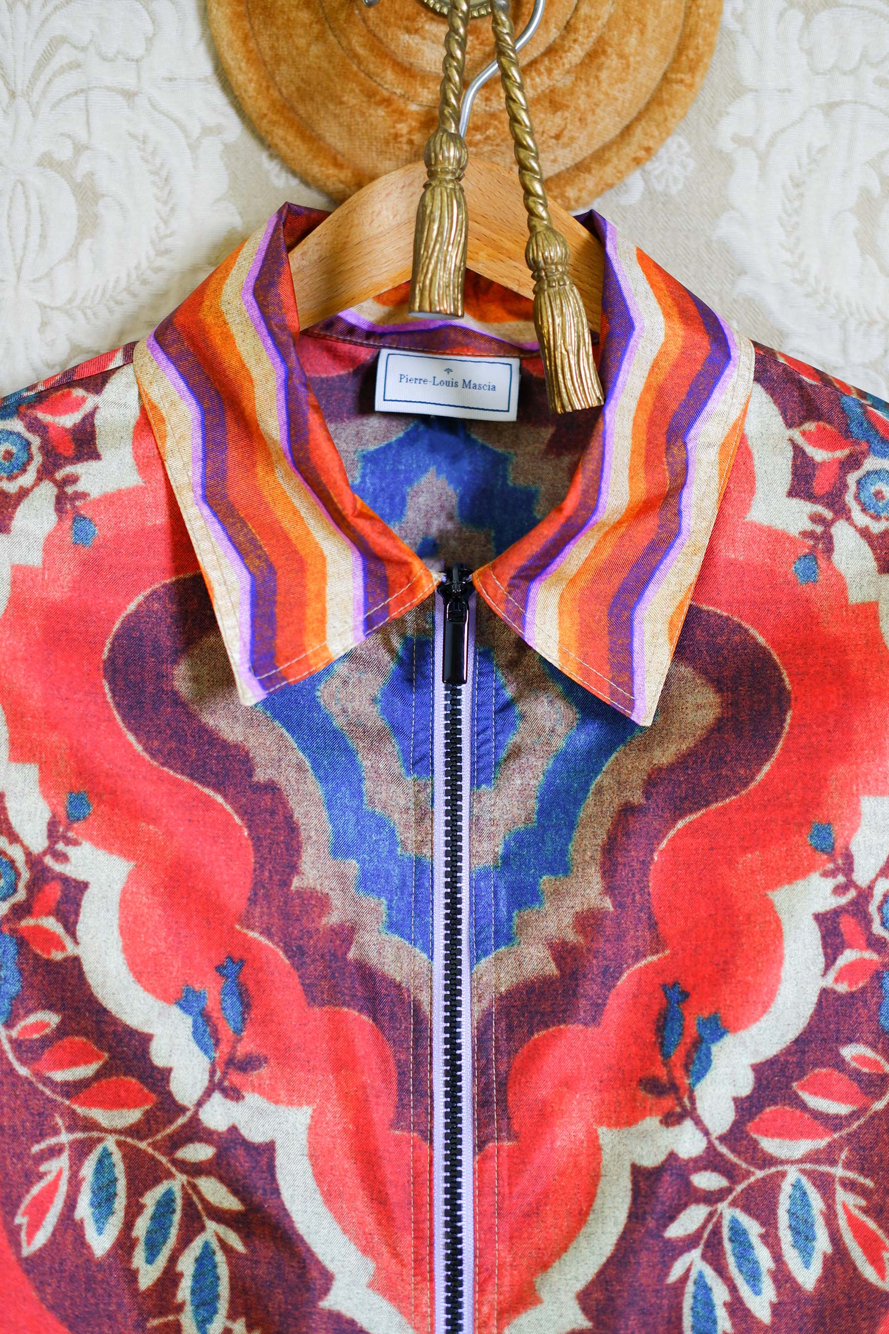 Giubbino in seta spalmata con zip stampa bohemia garden by pierre louis mascia stagione ss24