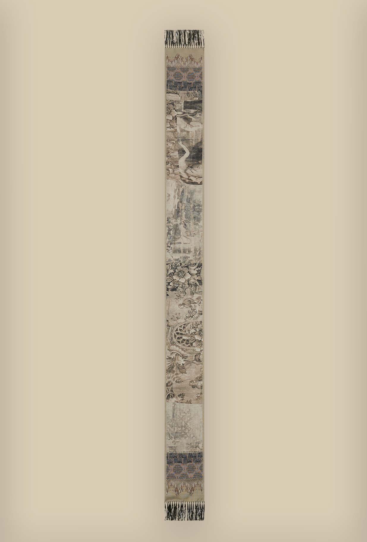 Sciarpa in Seta Imperial Toile firmata Pierre Louis Mascia si trasforma in un piccolo racconto da indossare in pura seta