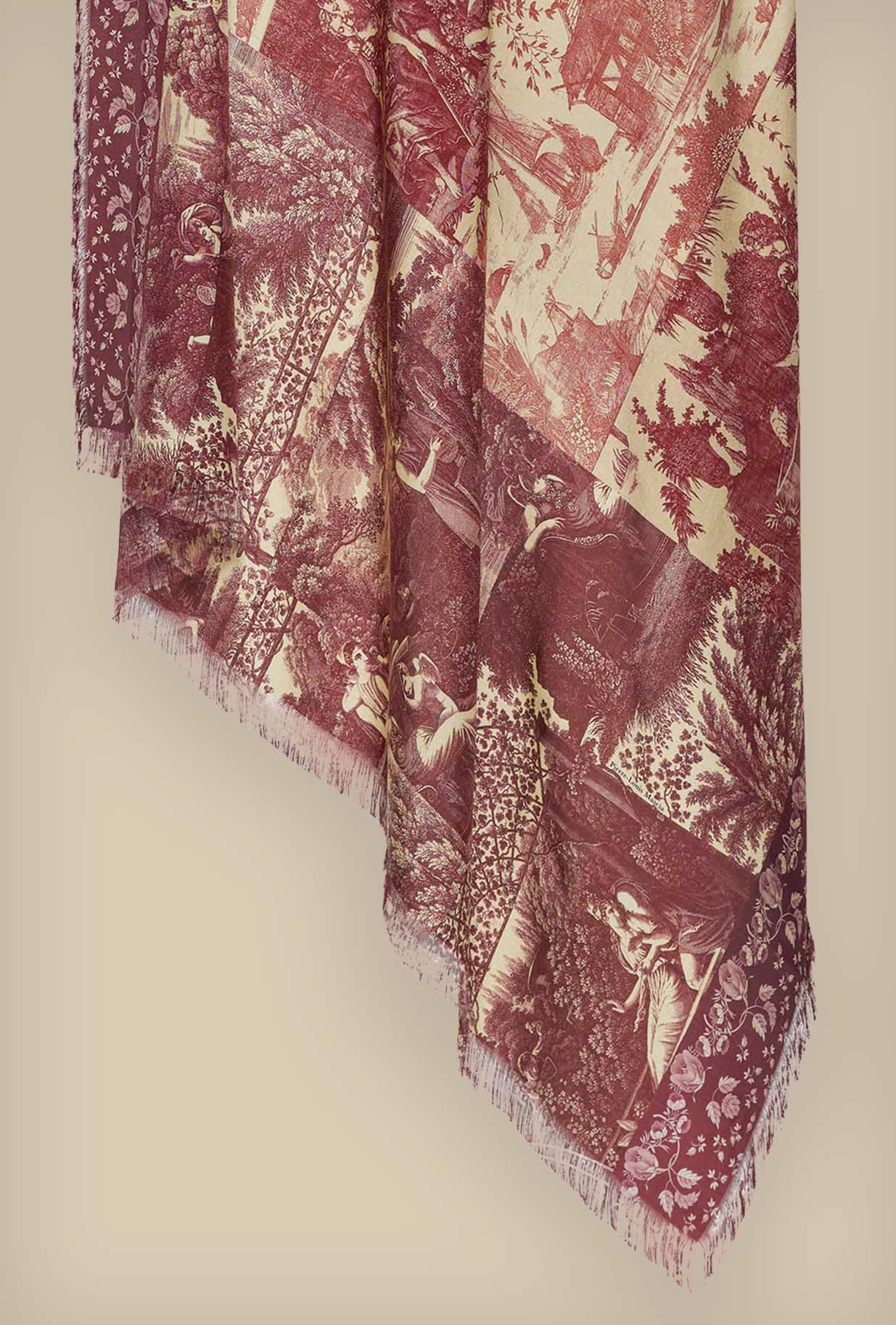 Toile De Jouy Coral della maison Pierre Louis Mascia con le sue scene bucoliche in pure seta