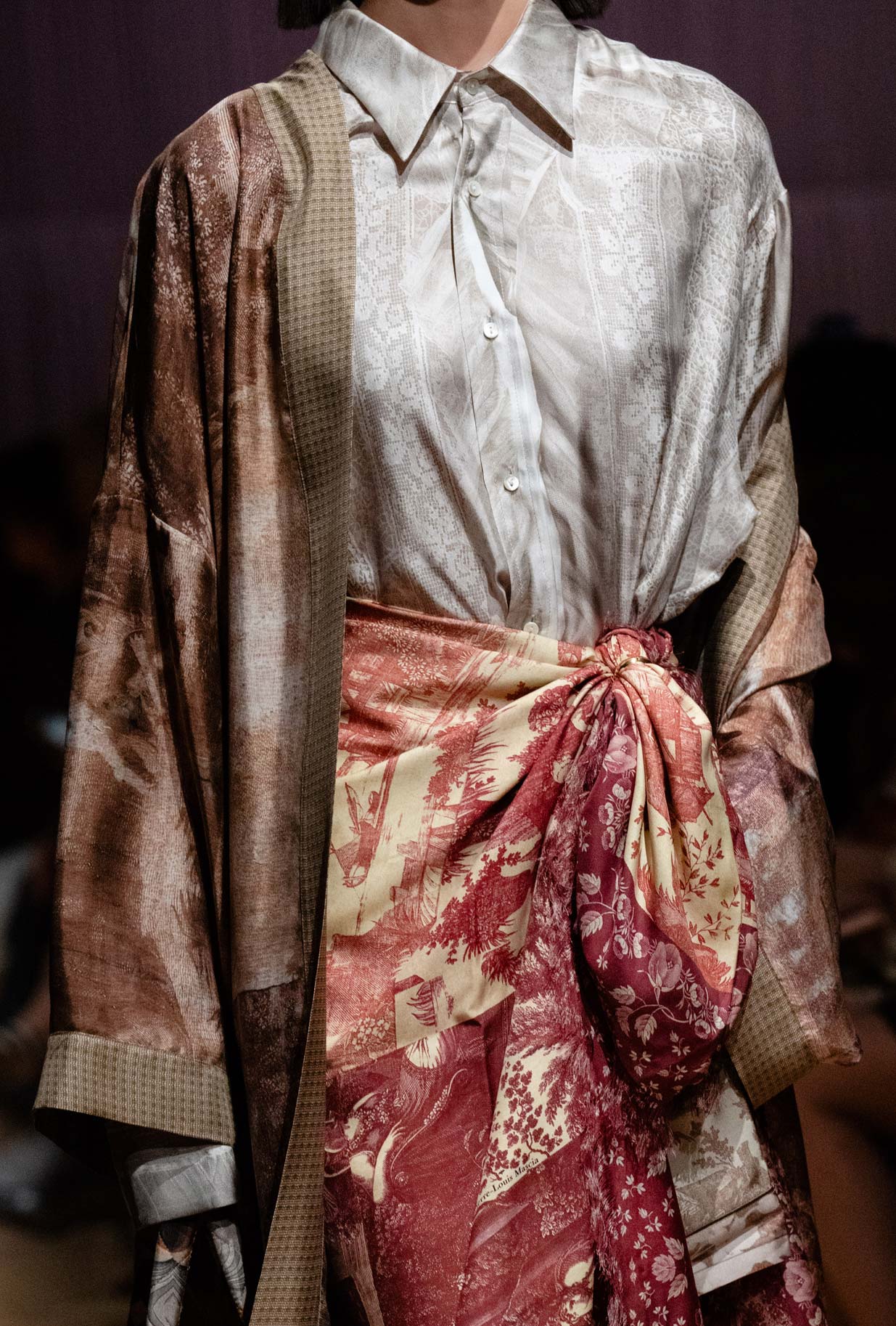 Toile De Jouy Coral della maison Pierre Louis Mascia con le sue scene bucoliche in pure seta