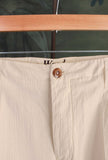 Pantalone Chino di Telacruda realizzato in cotone seersucker nella delicata tonalità White Raw