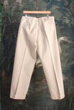 Pantalone Chino di Telacruda realizzato in cotone seersucker nella delicata tonalità White Raw