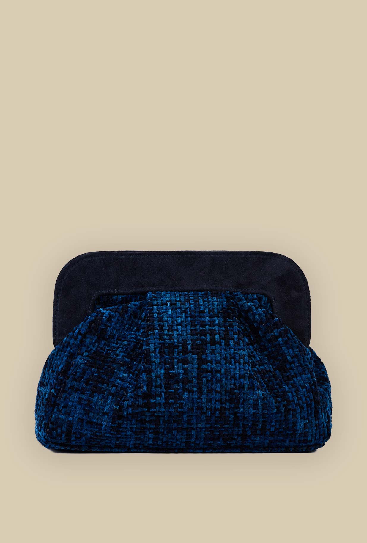 Borsa clouch dora chenille della maison Via Mail Bag in velluto intreccio color night blue donna