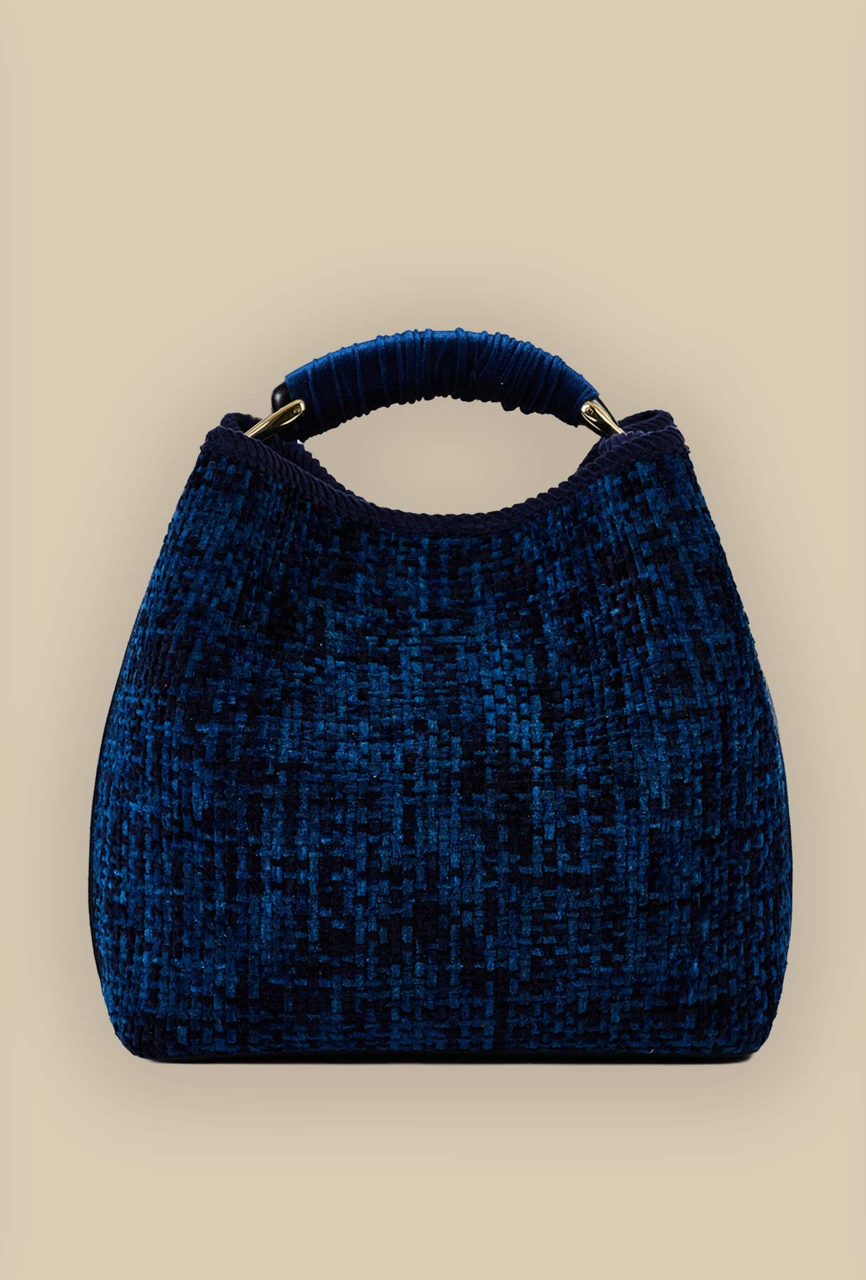 Borsa secchiello coral chenille della maison Via Mail Bag in velluto intreccio color royal blu donna