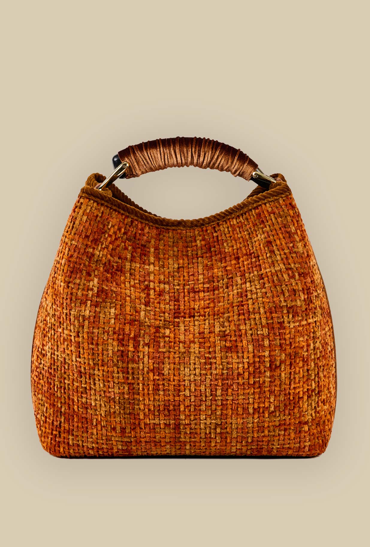 Borsa secchiello coral chenille della maison Via Mail Bag in velluto intreccio color orange donna
