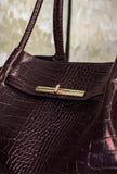 Borsa Tote Zuma di Via Mail Bag realizzata in pelle effetto cocco nell’intensa tonalità Moro