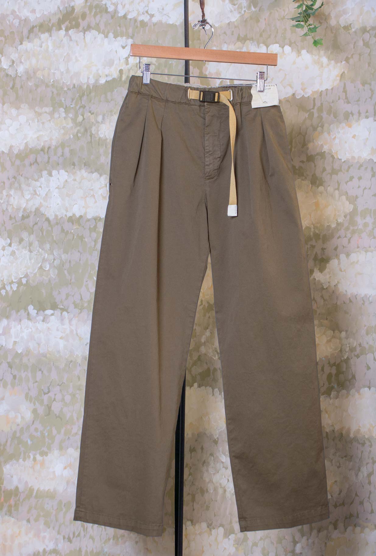 Panta-jogger Oliver di White Sand realizzato in pregiato pima cotton tonalità Bark Green da Uomo