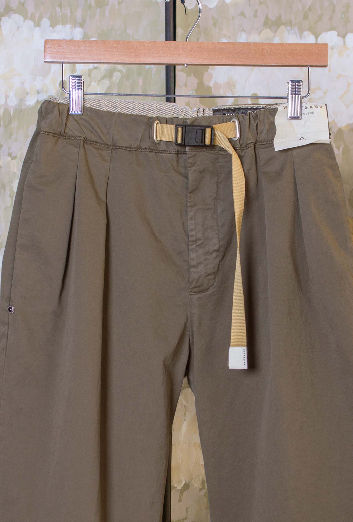 Panta-jogger Oliver di White Sand realizzato in pregiato pima cotton tonalità Bark Green da Uomo