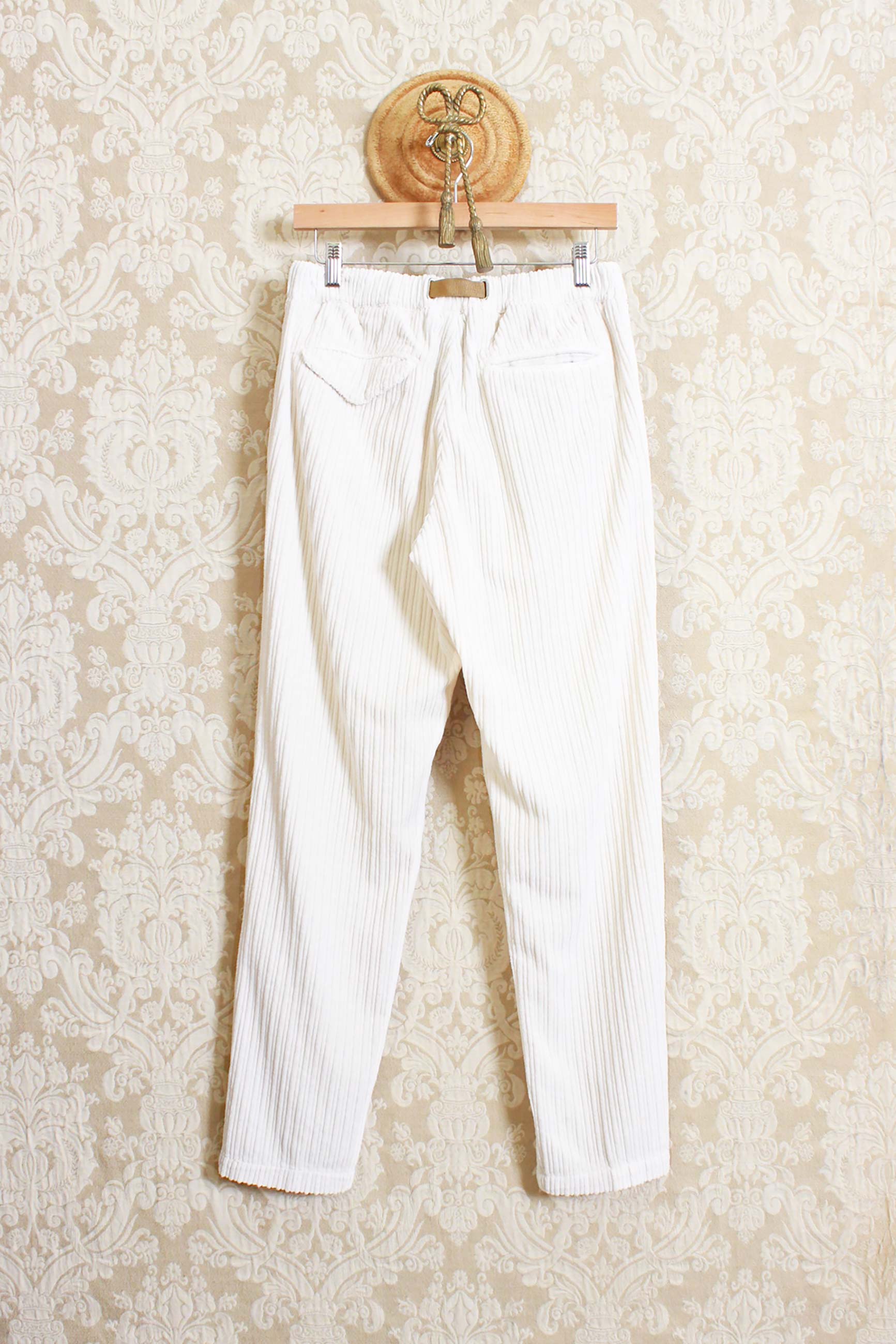 pantalone in costa di velluto color burro di white sand collezione uomo fw23