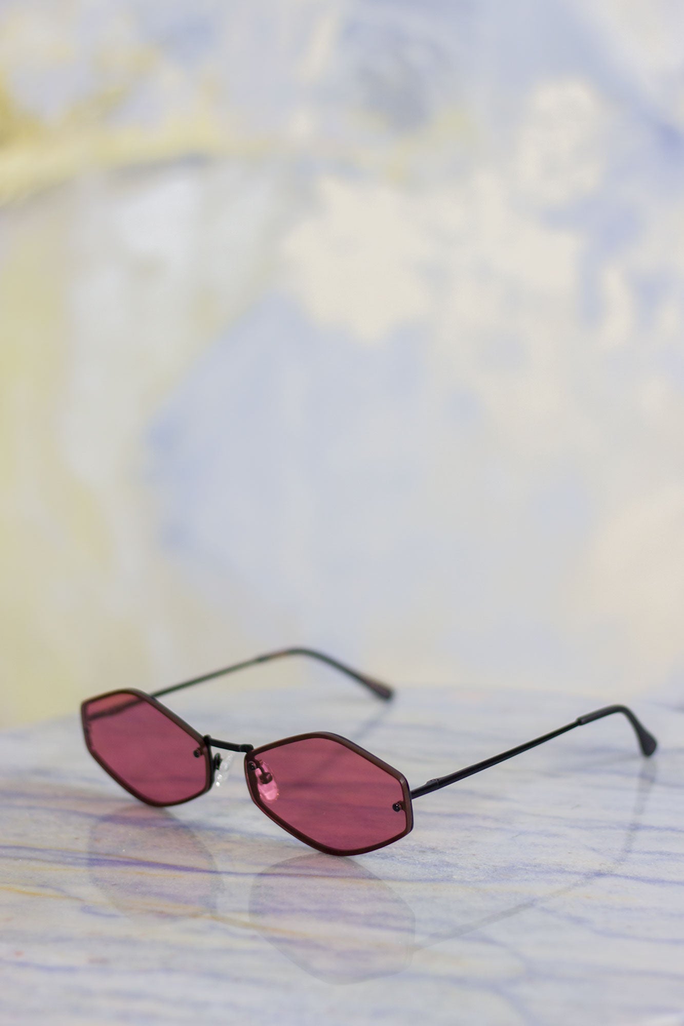 WeAreEyes Theta Sunglasses Gun Smoke - Lenti Pink